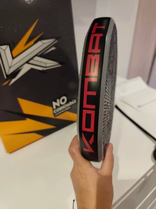 Pala de pádel Kombat Pro