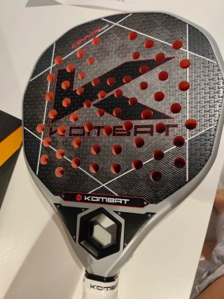 Pala de pádel Kombat Pro