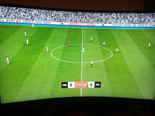 PS5 1TB + Mando + Soporte + Mochila + 3 Juegos