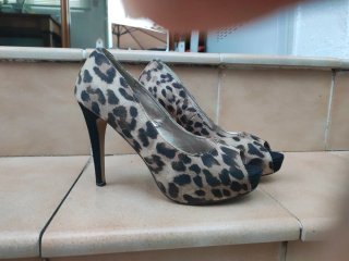 Zapatos de tacón leopardo