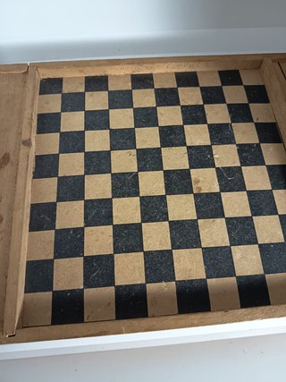 Antiguo juego de damas de madera