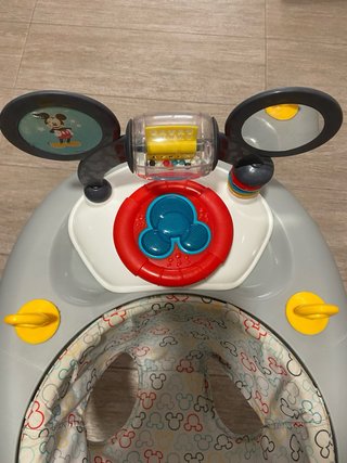 Andador bebé Mickey Mouse Disney en su caja