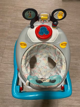 Andador bebé Mickey Mouse Disney en su caja