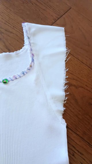 Top Y2K Bianco Costine Raro con Ricami