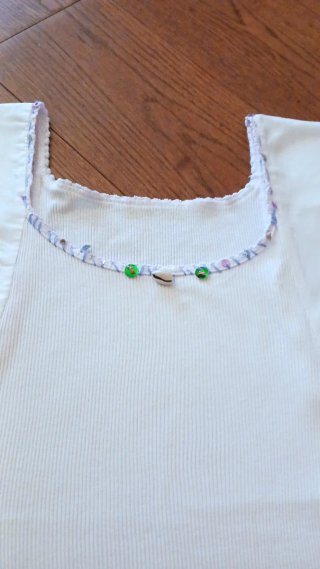 Top Y2K Bianco Costine Raro con Ricami