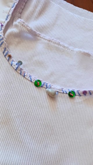 Top Y2K Bianco Costine Raro con Ricami