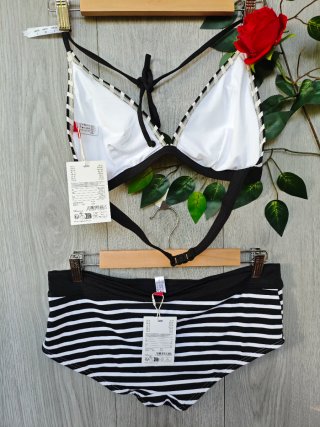 Bikini Esprit Talla 42 95C Negro/Blanco Rayas