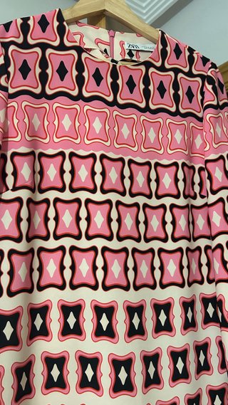 Vestido Zara estampado retro