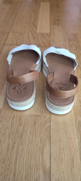 Sandalias Popa Cuña Piel Blanca y Marrón T.39