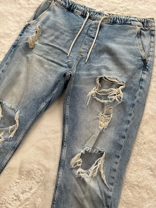 Jeans Bershka strappati uomo