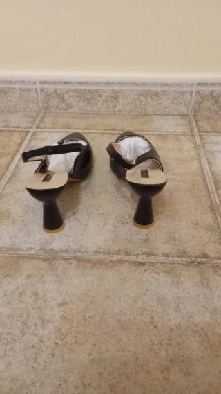 Zapatos de tacón negros para mujer