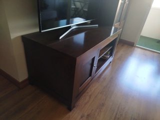 Mueble TV y Vitrina madera maciza