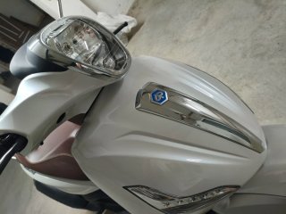 Piaggio Beverly 300 Scooter