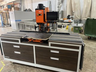 Bisagradora CNC Blum