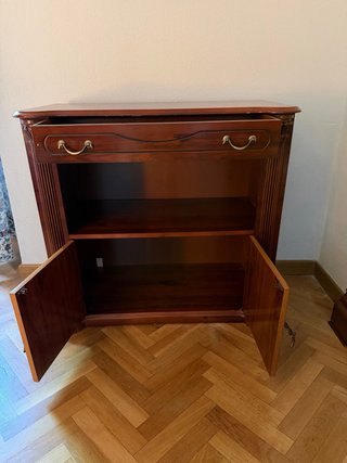 Cabecero y mesillas de madera