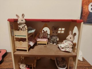 Casita Sylvanian Families + Familia Conejos+bebés