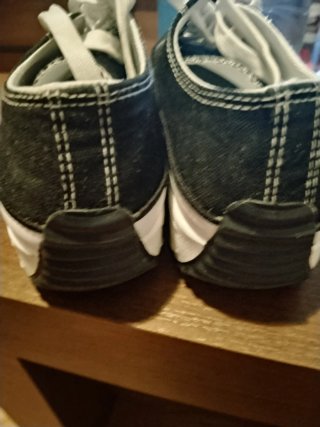 Zapatillas plataforma negras y blancas
