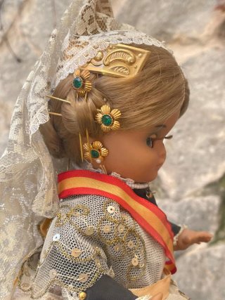 Muñeca antigua Linda Pirula regional