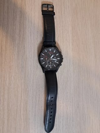 Reloj Casio Edifice Negro y Plateado