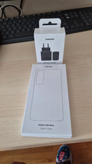 Samsung Galaxy S26 + Cargador y Funda