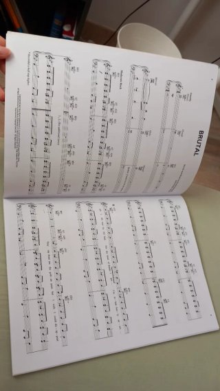 Partituras Olivia Rodrigo SOUR Piano/Voz/Guitarra