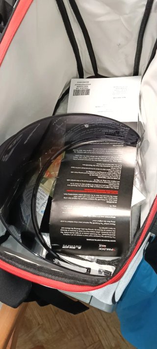 Casco de moto deportivo