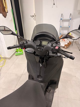 PIAGGIO MP3 SPORT DEEP BLACK – 300cc IMPOLUTA