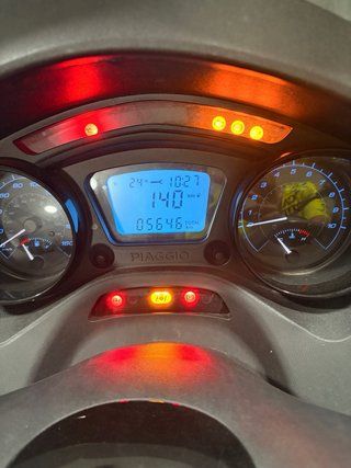 PIAGGIO MP3 SPORT DEEP BLACK – 300cc IMPOLUTA