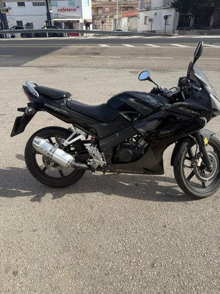 Honda CBR 125 R Negra