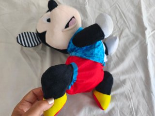 Peluche Mickey Bebé con Patita Rota