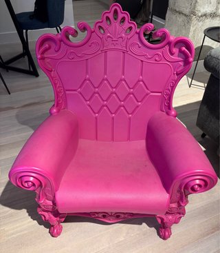 Sillón Fucsia Estilo Reina