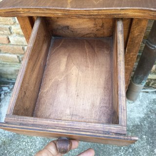 Tavolino vintage in legno marrone