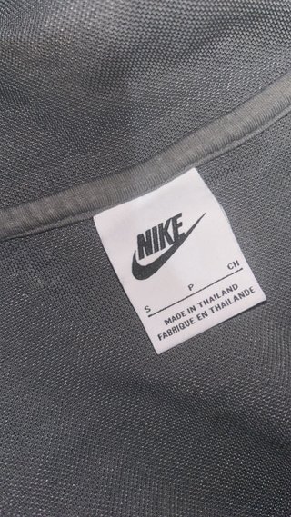 Chaqueta Nike Gris y Blanca con Cremallera