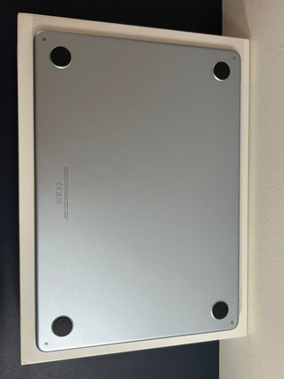 MacBook Air 13" M4 2025 | Garanzia + RegaloⰆ