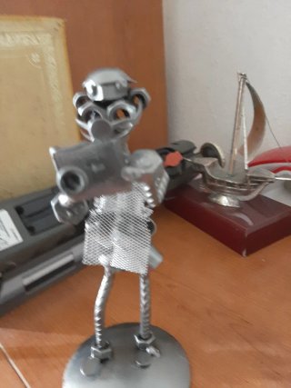 Figura Metálica Fotógrafo