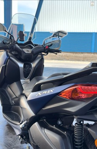 Yamaha XMAX 300 Negra y Azul año 2019