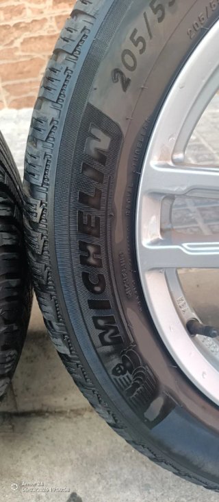 Llantas 16'' estaban en una Touran montadas