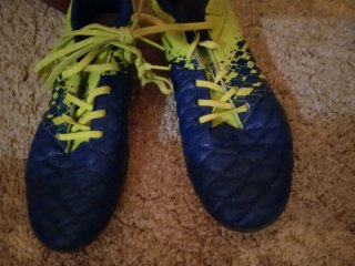 Botines de fútbol para niño