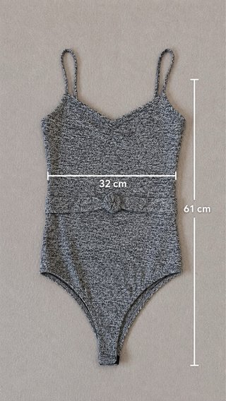 Body de tirantes jaspeado y lazada.