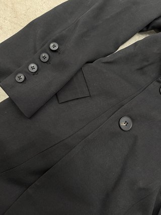 Chaqueta blazer larga negra