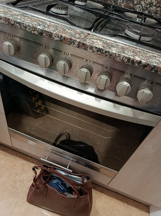 Horno y cocina de gas + bandeja
