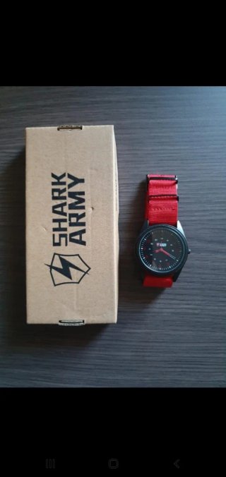 Orologio da uomo nero e rosso
