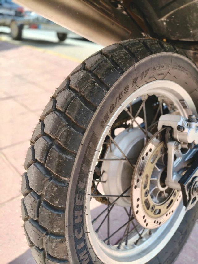 SUZUKI DR BIG 800