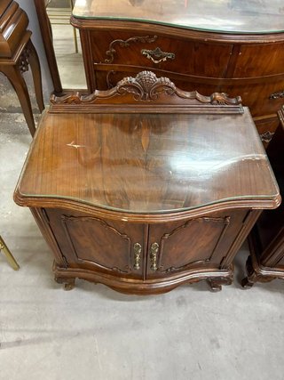 DORMITORIO CLÁSICO DE MADERA