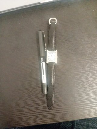 Reloj Cartier Pequeño Negro y Plateado