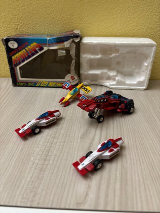 Modellini auto da corsa rossi e bianchi