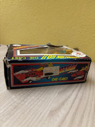 Modellini auto da corsa rossi e bianchi