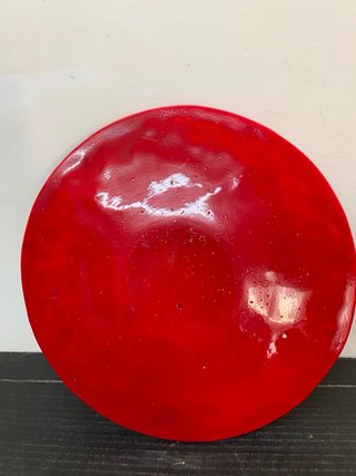 Piatto decorativo rosso con rose