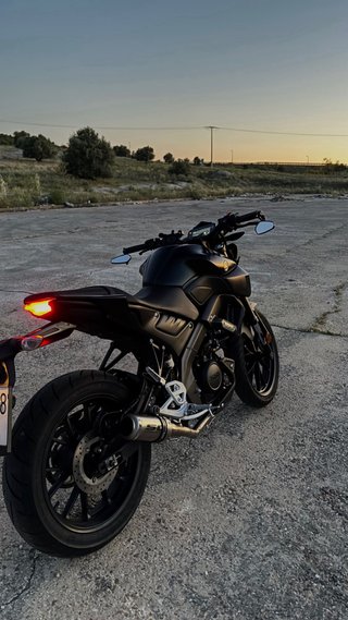 Yamaha MT-125 Negra