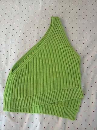 Top asimétrico verde lima flúor talla L
